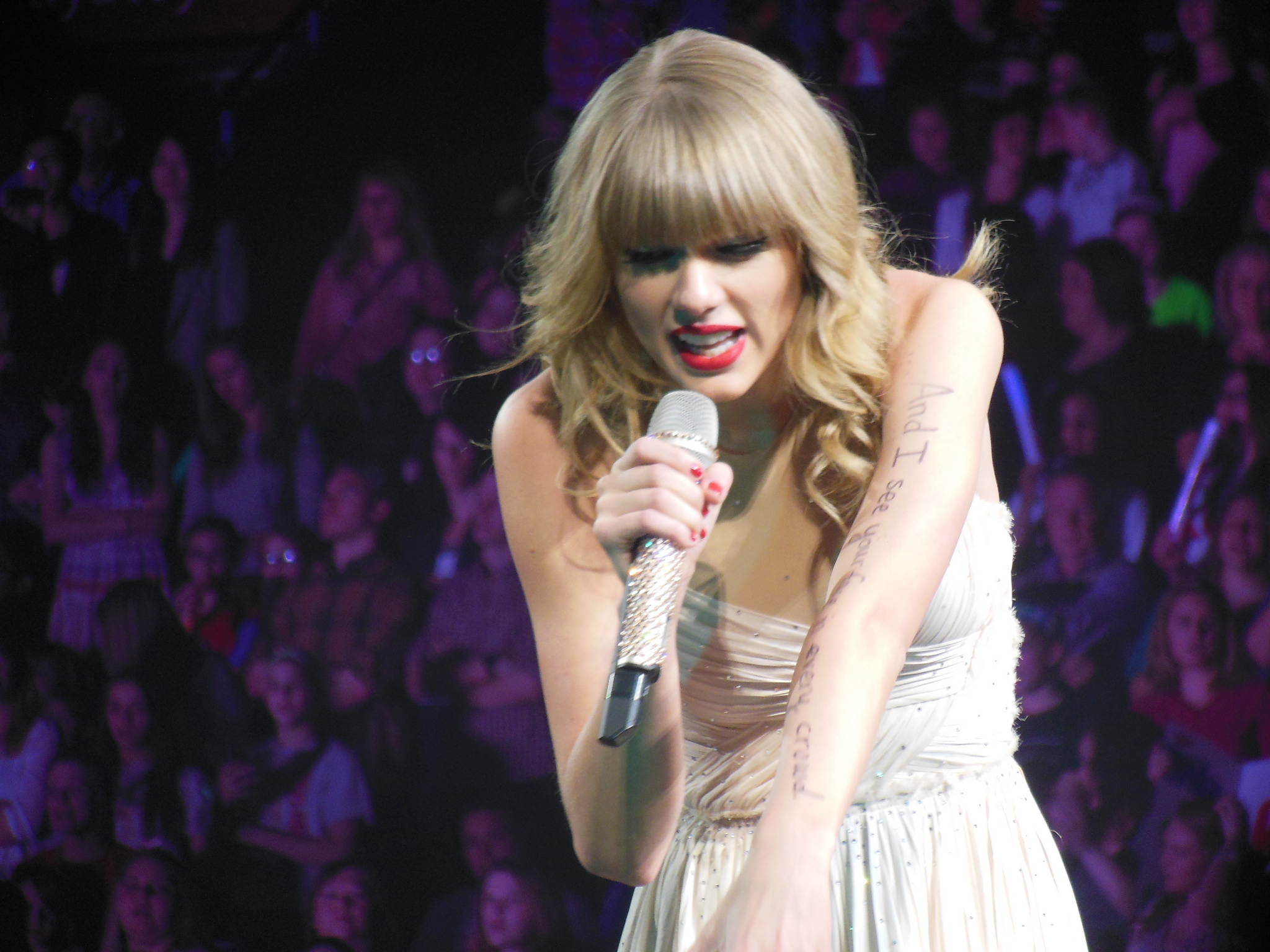 Taylor Swift Red Tour Flawless Execution At The Rogers Centre Blogtopus Blues